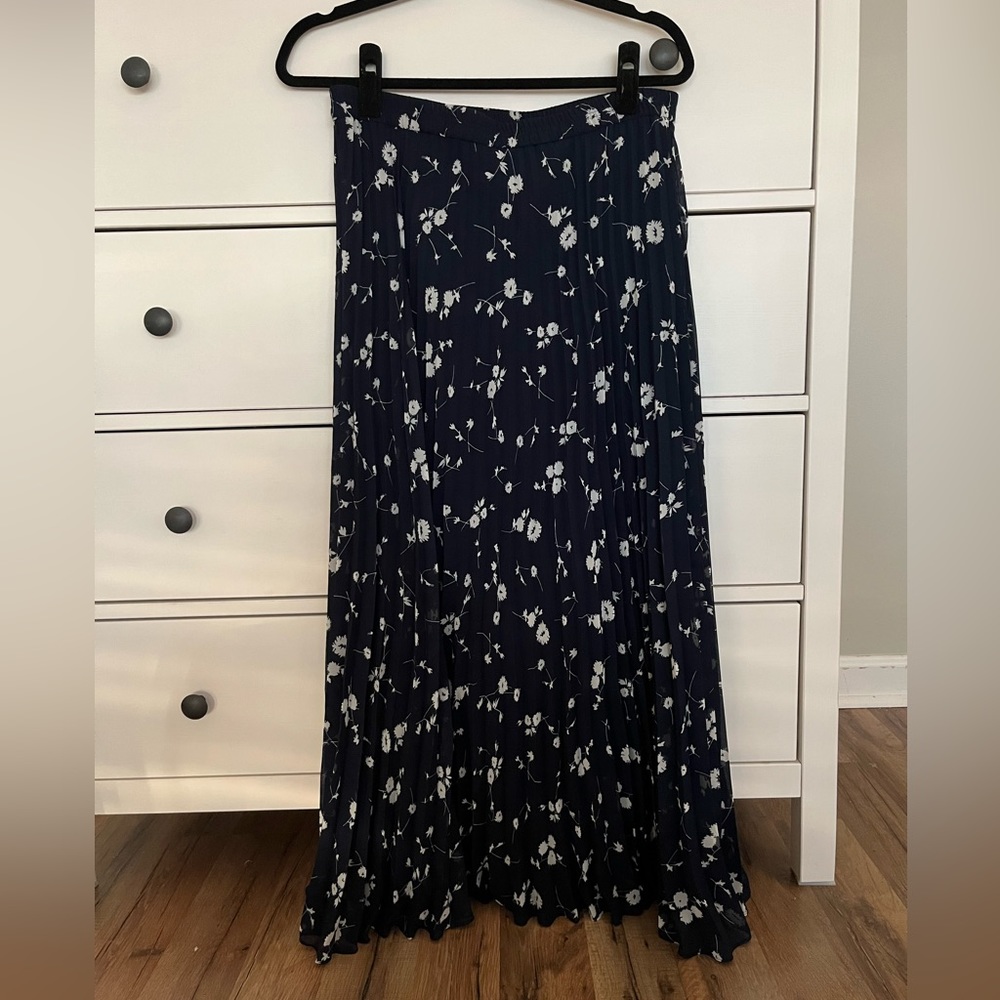 Blue floral print maxi skirt